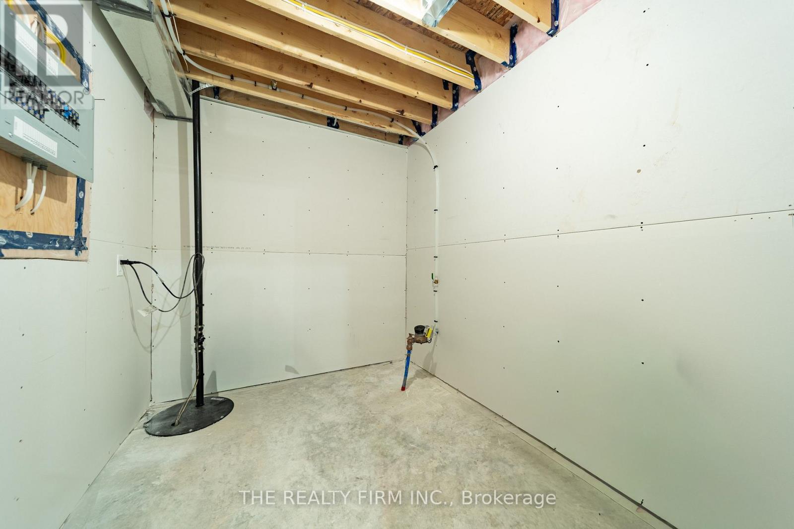 1041 Willow Drive W, London South, Ontario  N6E 1P4 - Photo 38 - X12721732