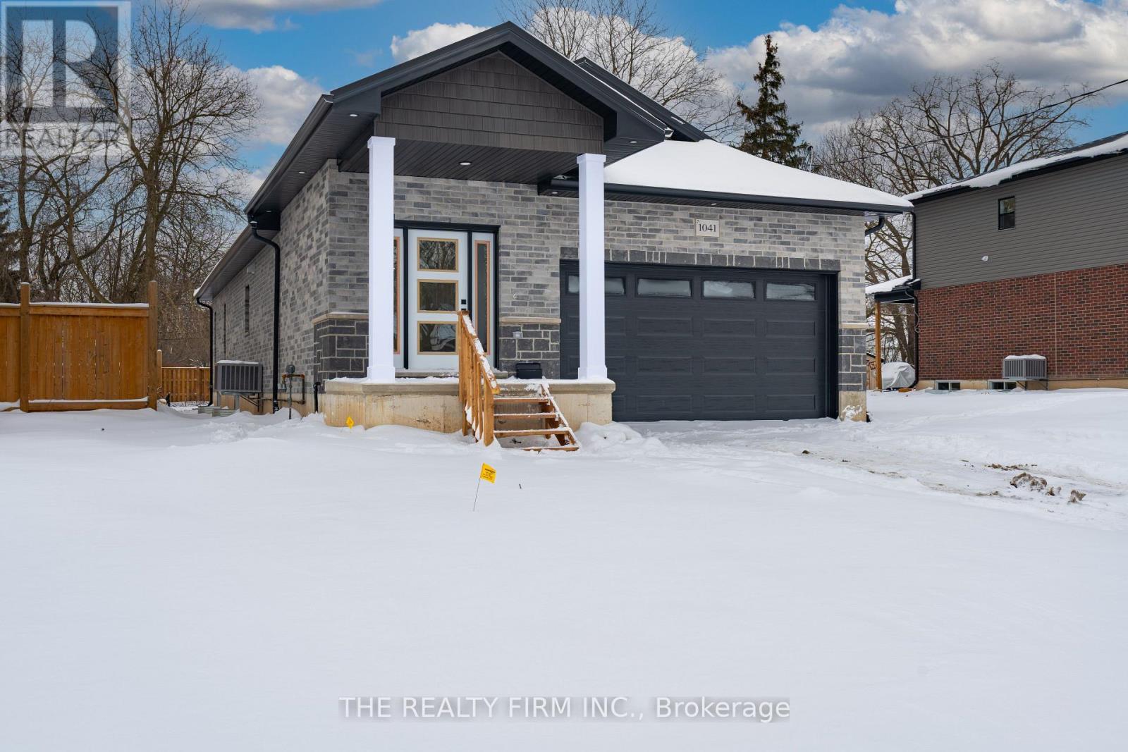 1041 Willow Drive W, London South, Ontario  N6E 1P4 - Photo 4 - X12721732