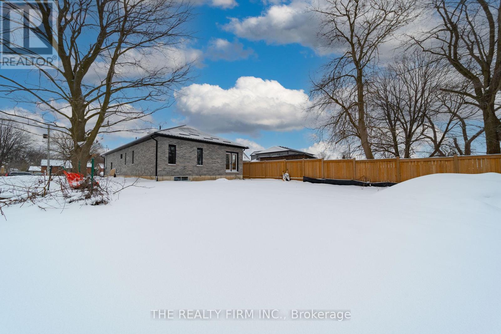 1041 Willow Drive W, London South, Ontario  N6E 1P4 - Photo 43 - X12721732