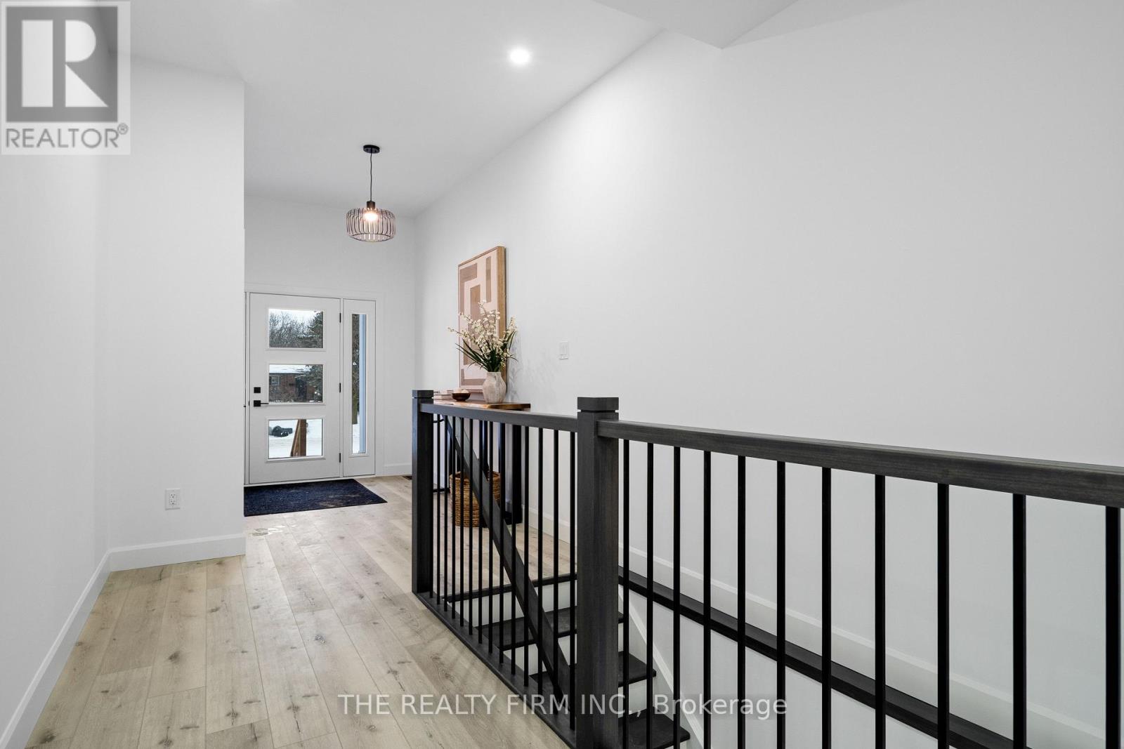 1041 Willow Drive W, London South, Ontario  N6E 1P4 - Photo 7 - X12721732