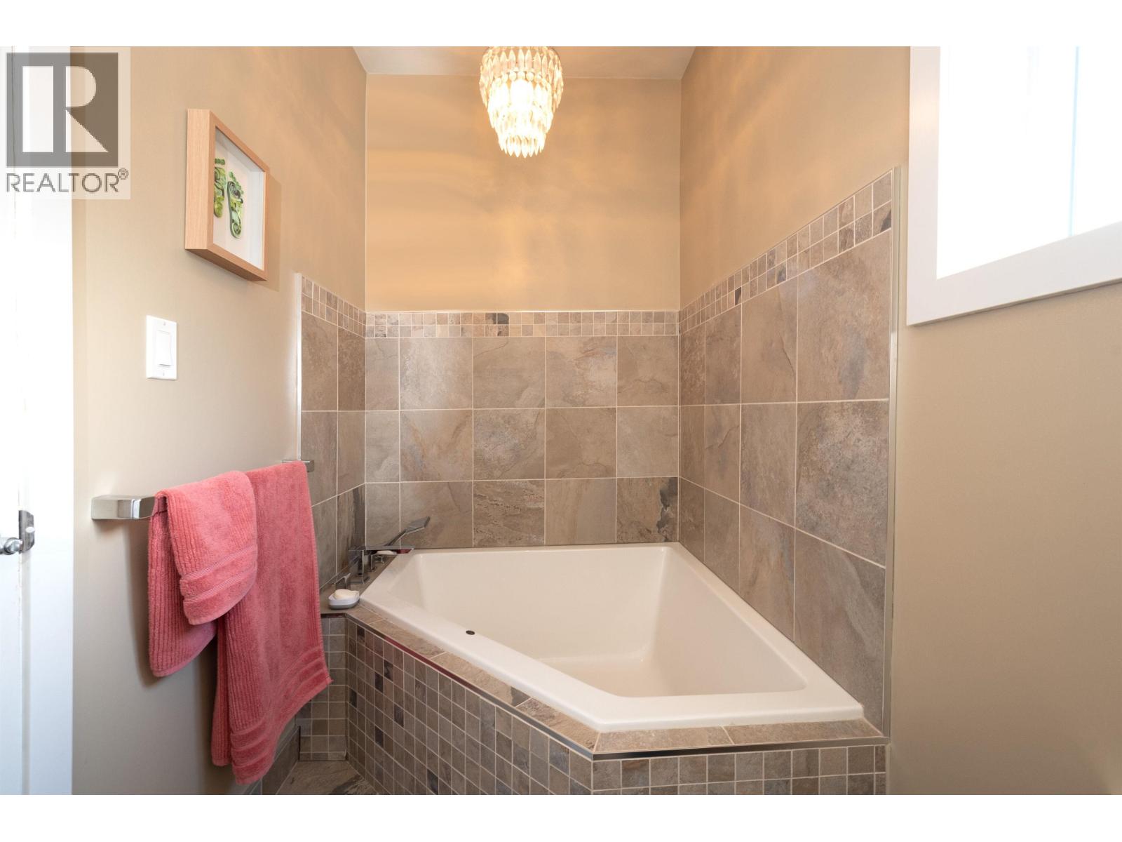 2341 Panorama Drive, North Vancouver, British Columbia  V7G 1V4 - Photo 19 - R3081898