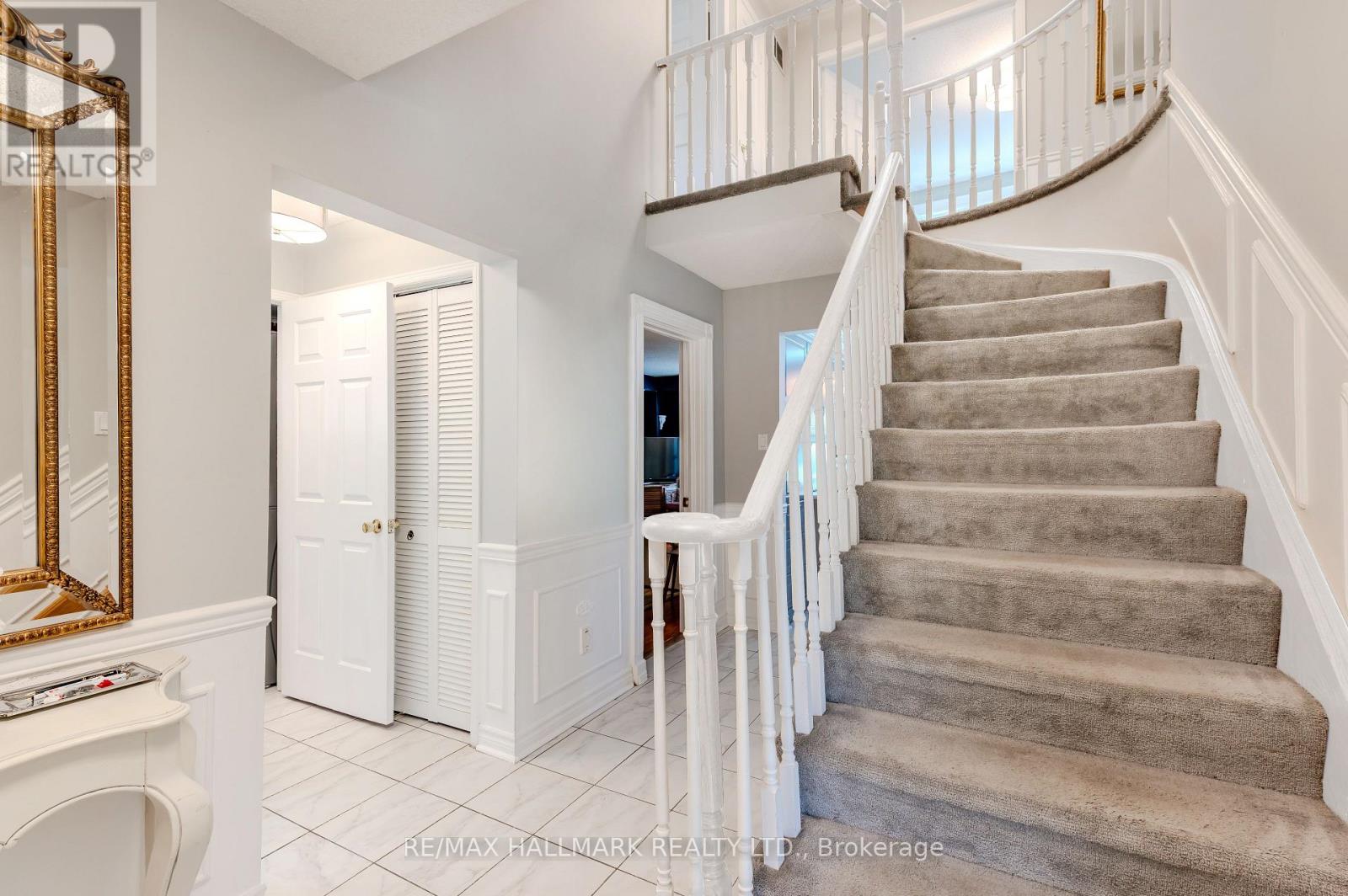 1091 Benton Crescent, Pickering, Ontario  L1X 1N2 - Photo 4 - E12695366