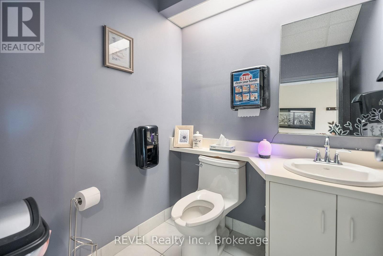 100b - 36 Hiscott Street, St. Catharines, Ontario  L2R 1C8 - Photo 14 - X12721588