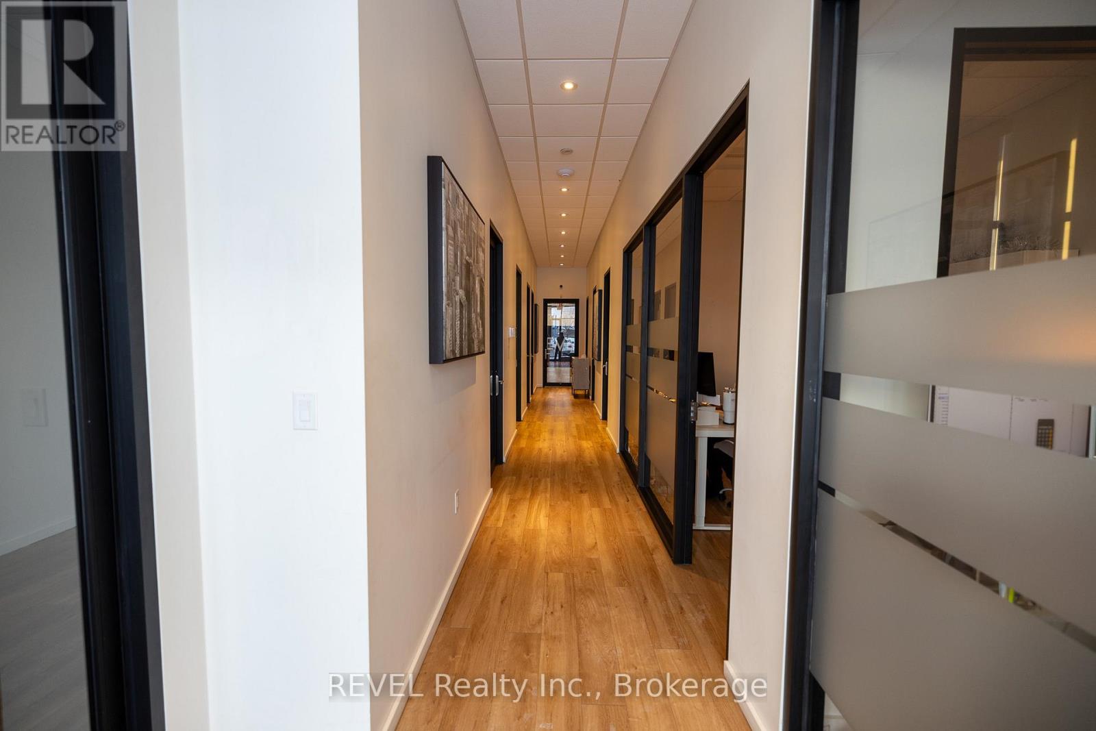 3d - 8685 Lundys Lane, Niagara Falls, Ontario  L2H 1H4 - Photo 3 - X12721598