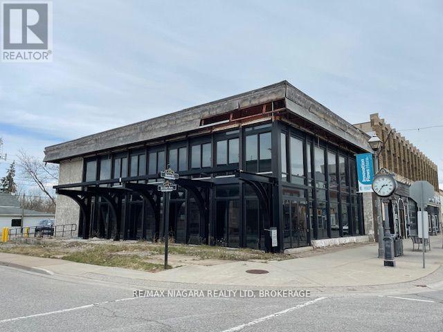 4461 Queen Street, Niagara Falls, Ontario  L2E 2L2 - Photo 4 - X12721610