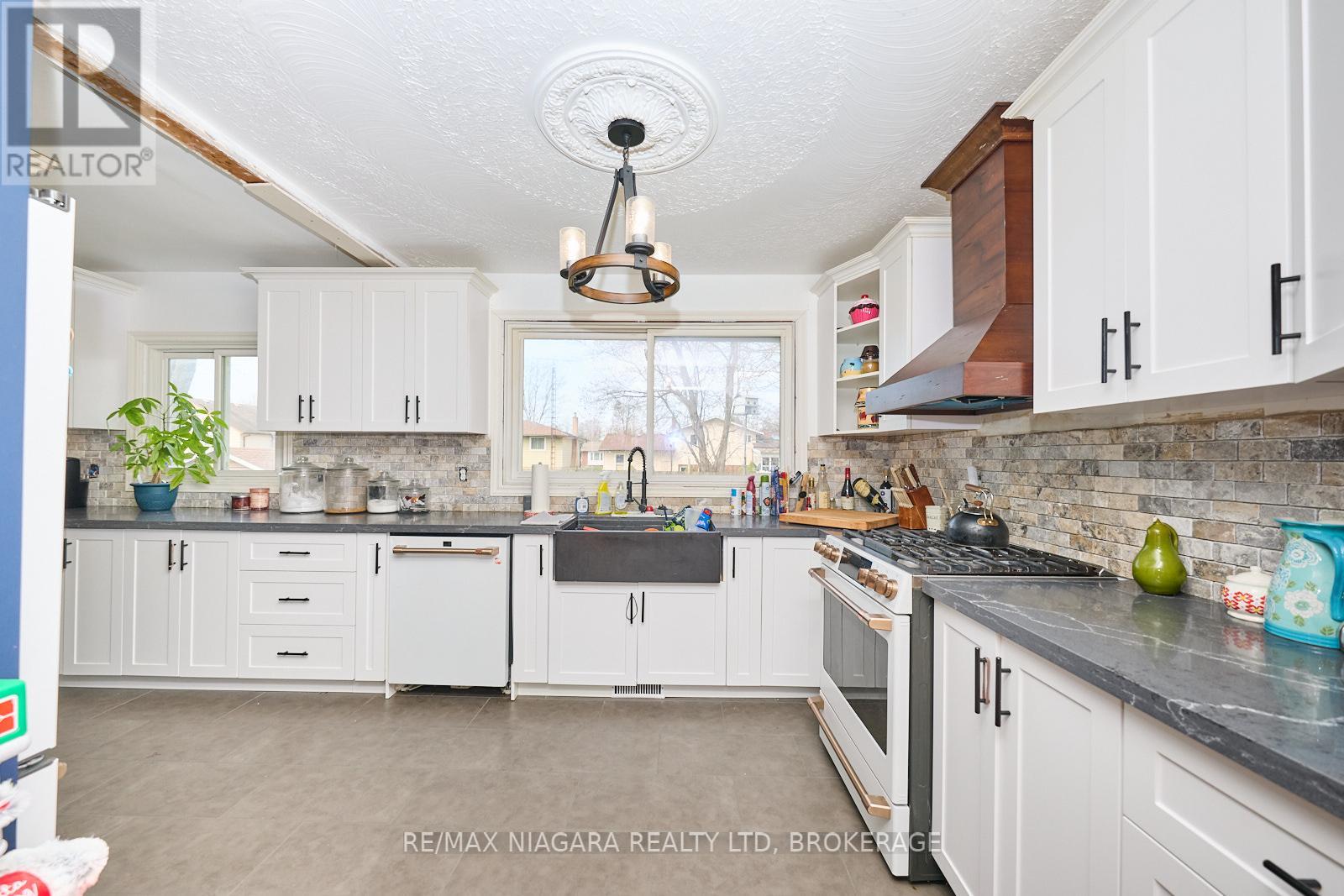 953 Grandview Road, Fort Erie, Ontario  L2A 5R4 - Photo 7 - X12721630