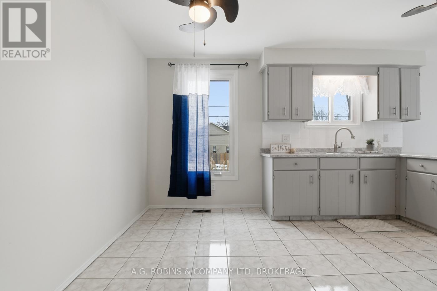 386 Daytona Drive, Fort Erie, Ontario  L2A 4Y9 - Photo 13 - X12721682