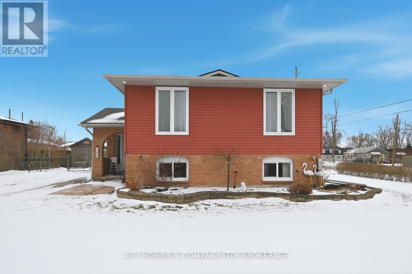 386 Daytona Drive, Fort Erie, Ontario  L2A 4Y9 - Photo 2 - X12721682