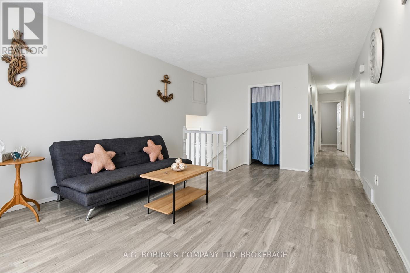 386 Daytona Drive, Fort Erie, Ontario  L2A 4Y9 - Photo 6 - X12721682