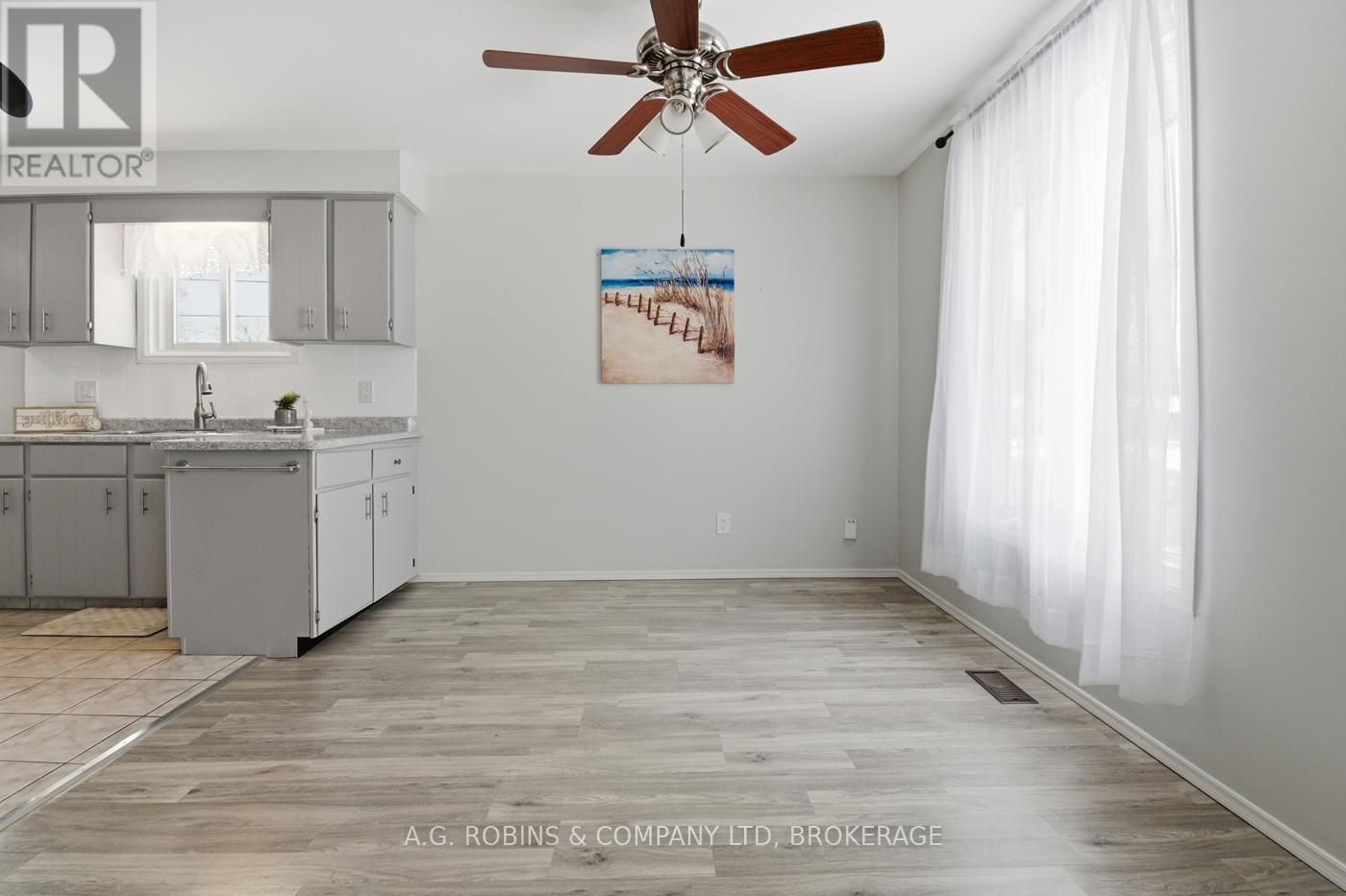 386 Daytona Drive, Fort Erie, Ontario  L2A 4Y9 - Photo 8 - X12721682