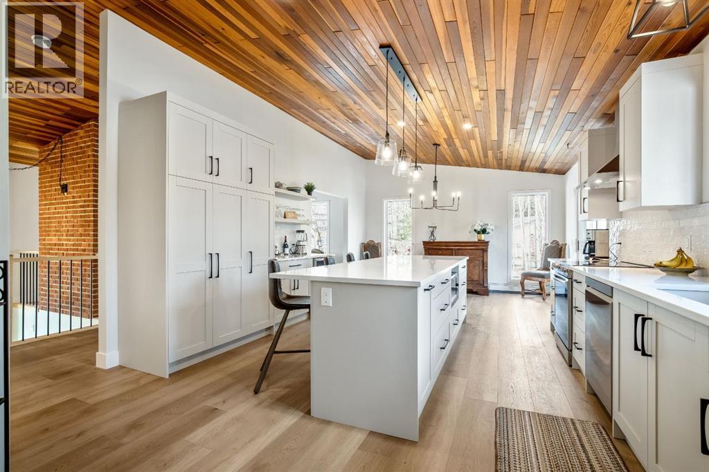 24 Mountain View Park, Bragg Creek, Alberta T0L 0K0 - Photo 13 - A2277740