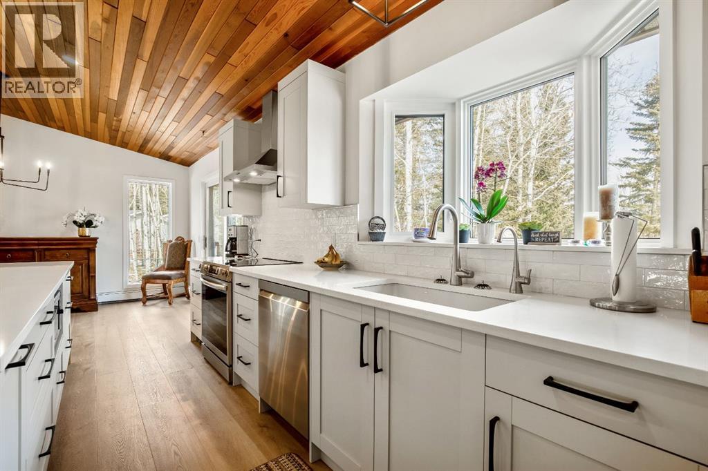 24 Mountain View Park, Bragg Creek, Alberta T0L 0K0 - Photo 14 - A2277740