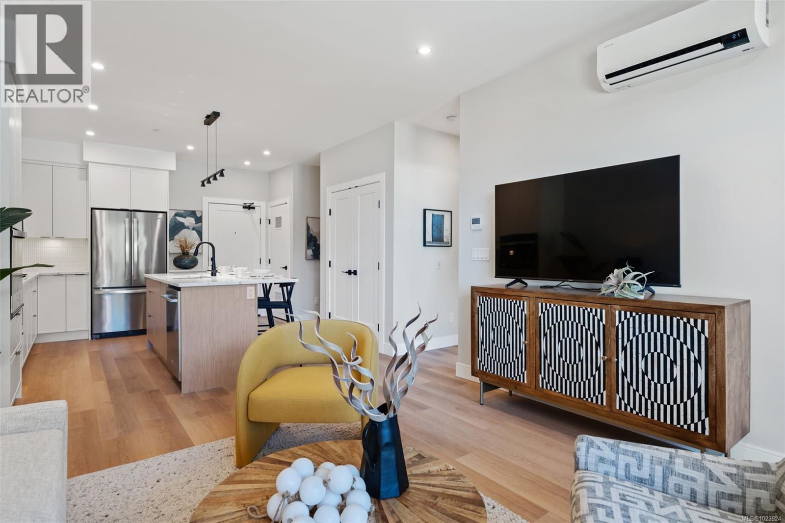 307 1810 Selenite Pl, Langford, British Columbia  V9B 7E2 - Photo 2 - 1023924