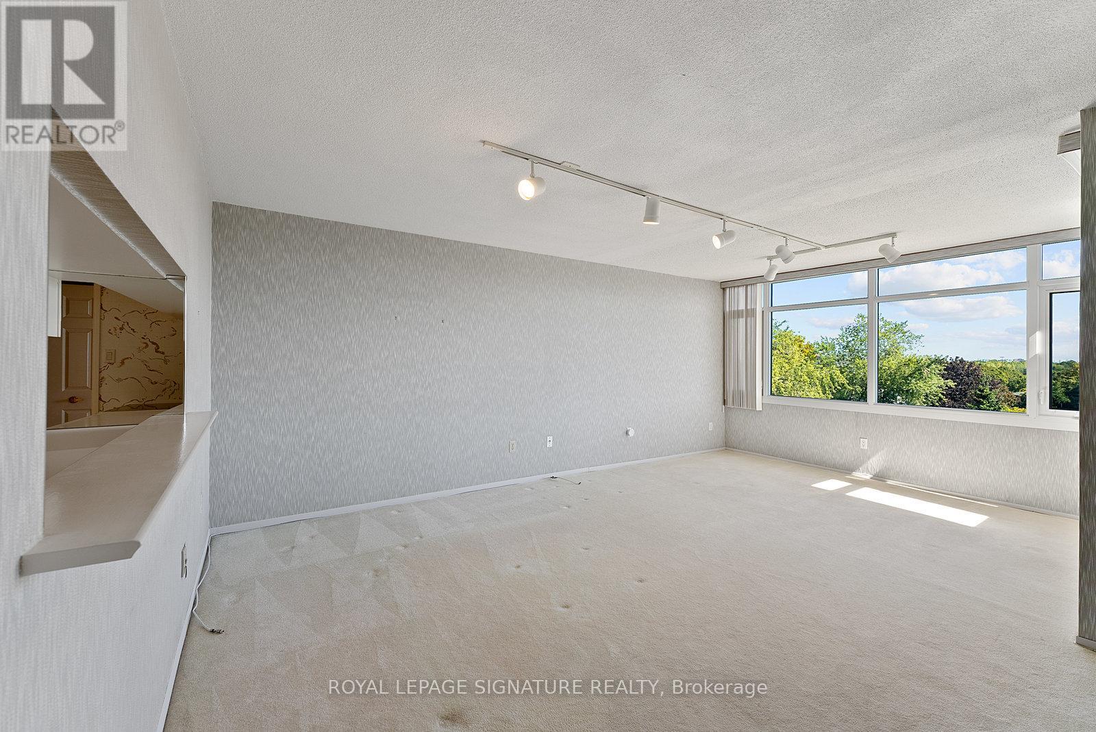 404 - 1555 Finch Avenue E, Toronto, Ontario  M2J 4X9 - Photo 2 - C12721628