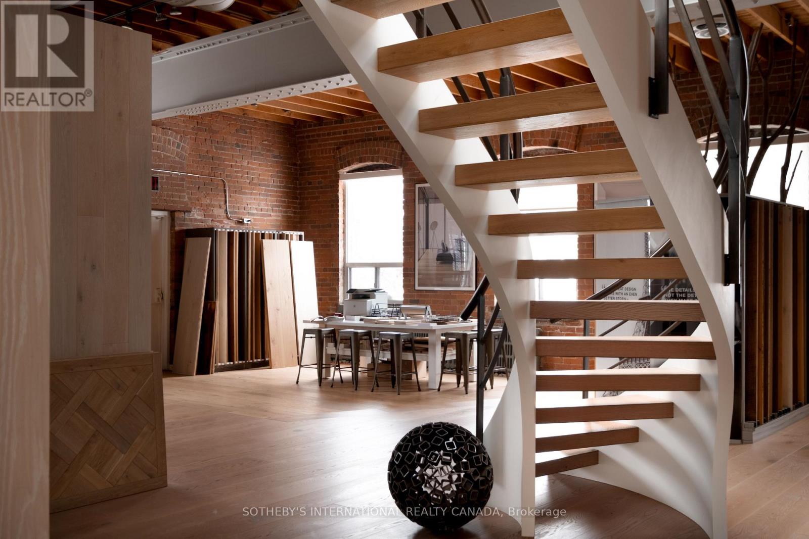 303 - 287 MACPHERSON AVENUE, Toronto, Ontario