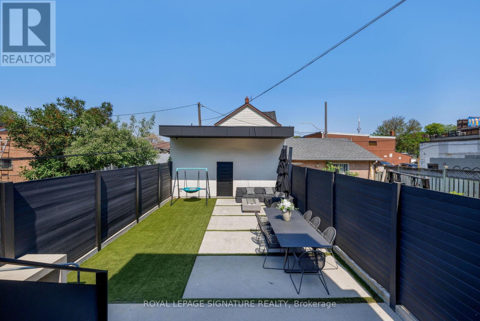 17 Lakeview Avenue, Toronto, Ontario  M6J 3B2 - Photo 20 - C12721758