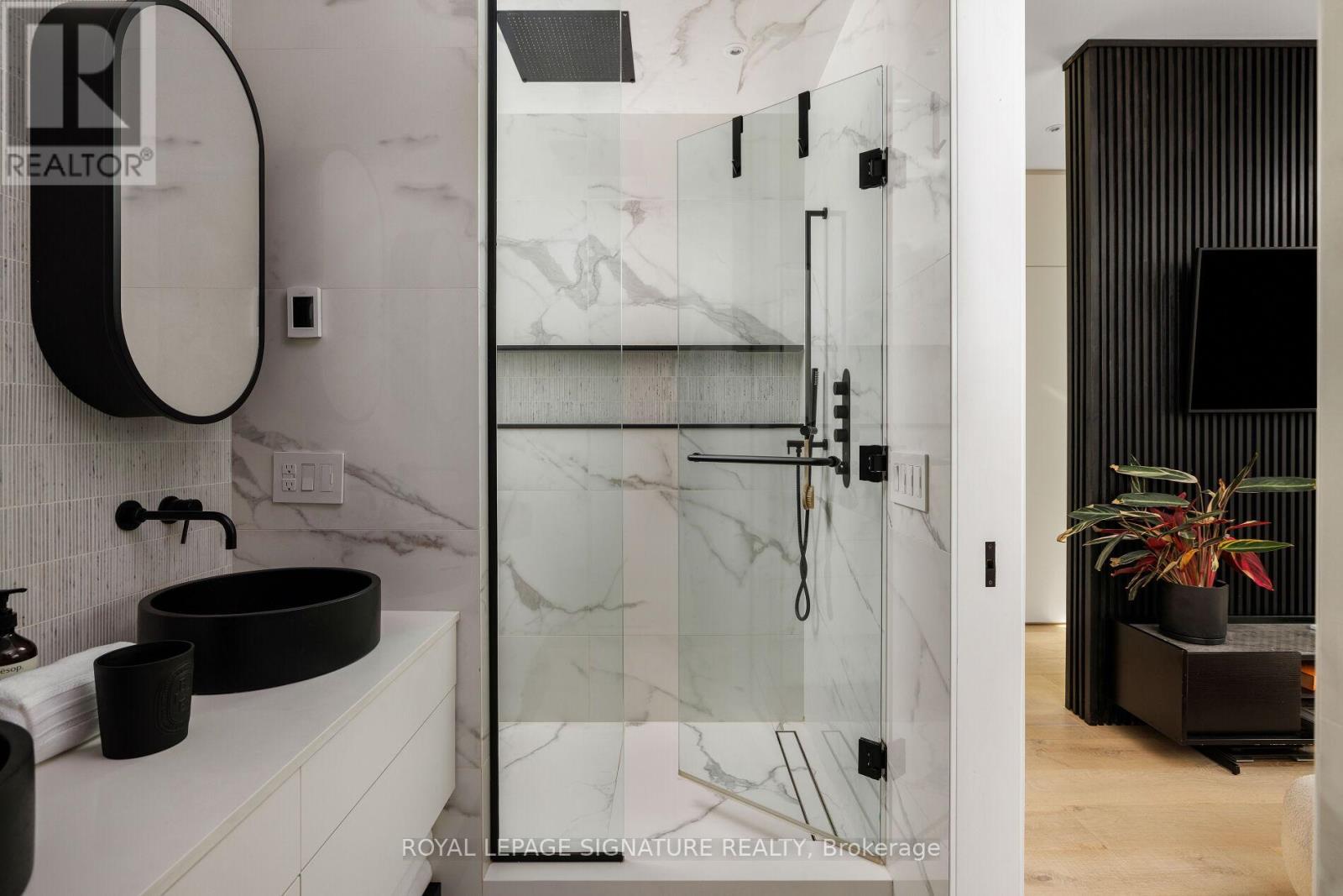 17 Lakeview Avenue, Toronto, Ontario  M6J 3B2 - Photo 25 - C12721758