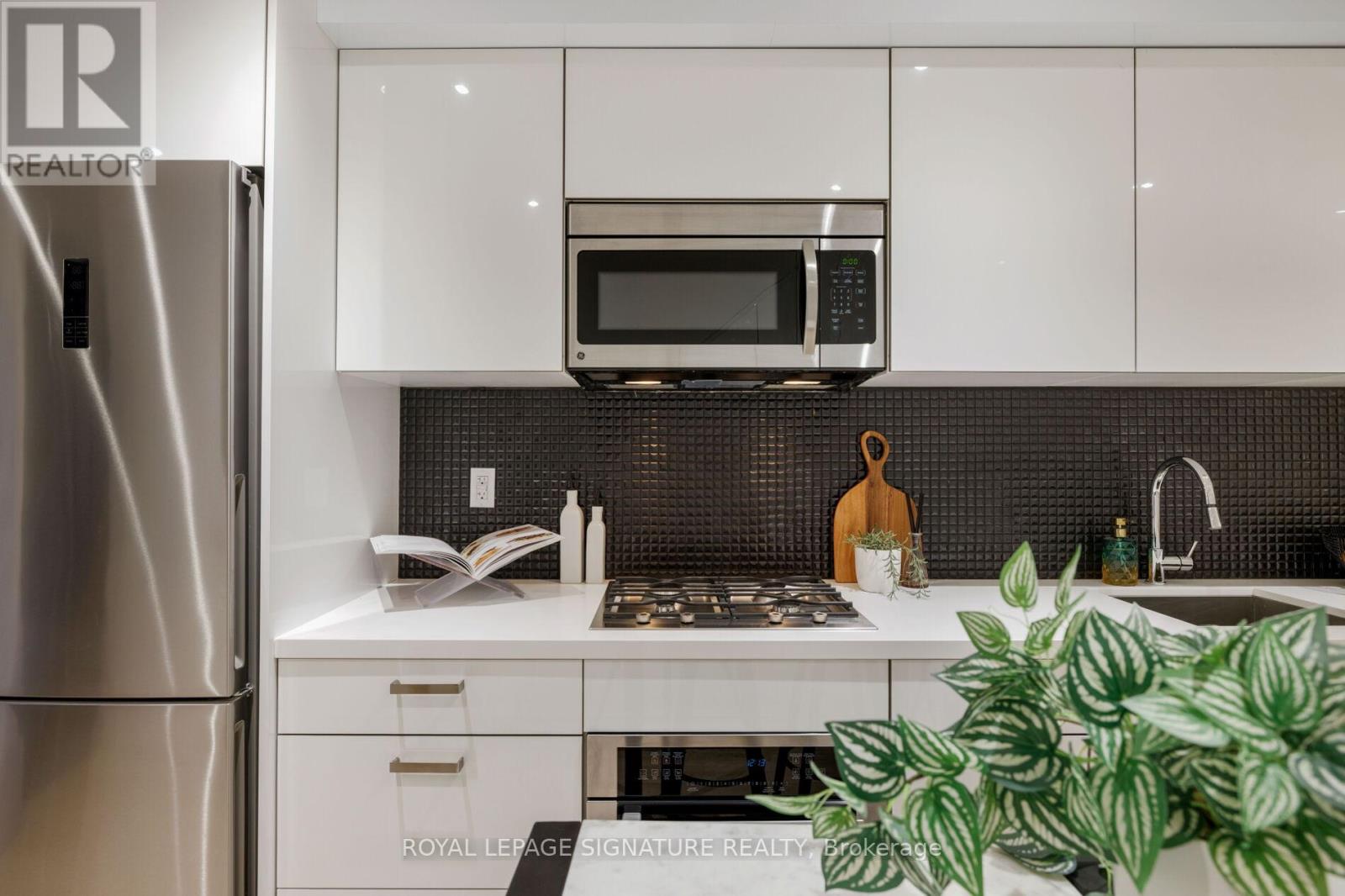 17 Lakeview Avenue, Toronto, Ontario  M6J 3B2 - Photo 44 - C12721758