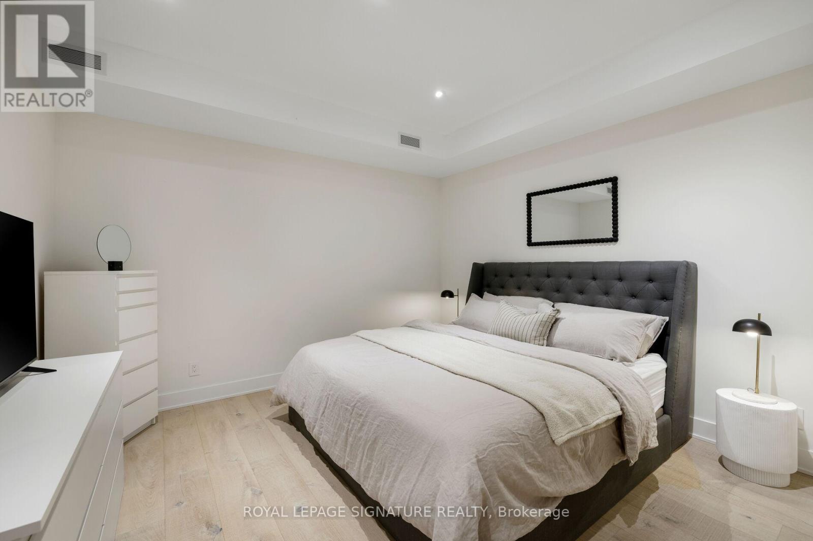 17 Lakeview Avenue, Toronto, Ontario  M6J 3B2 - Photo 47 - C12721758