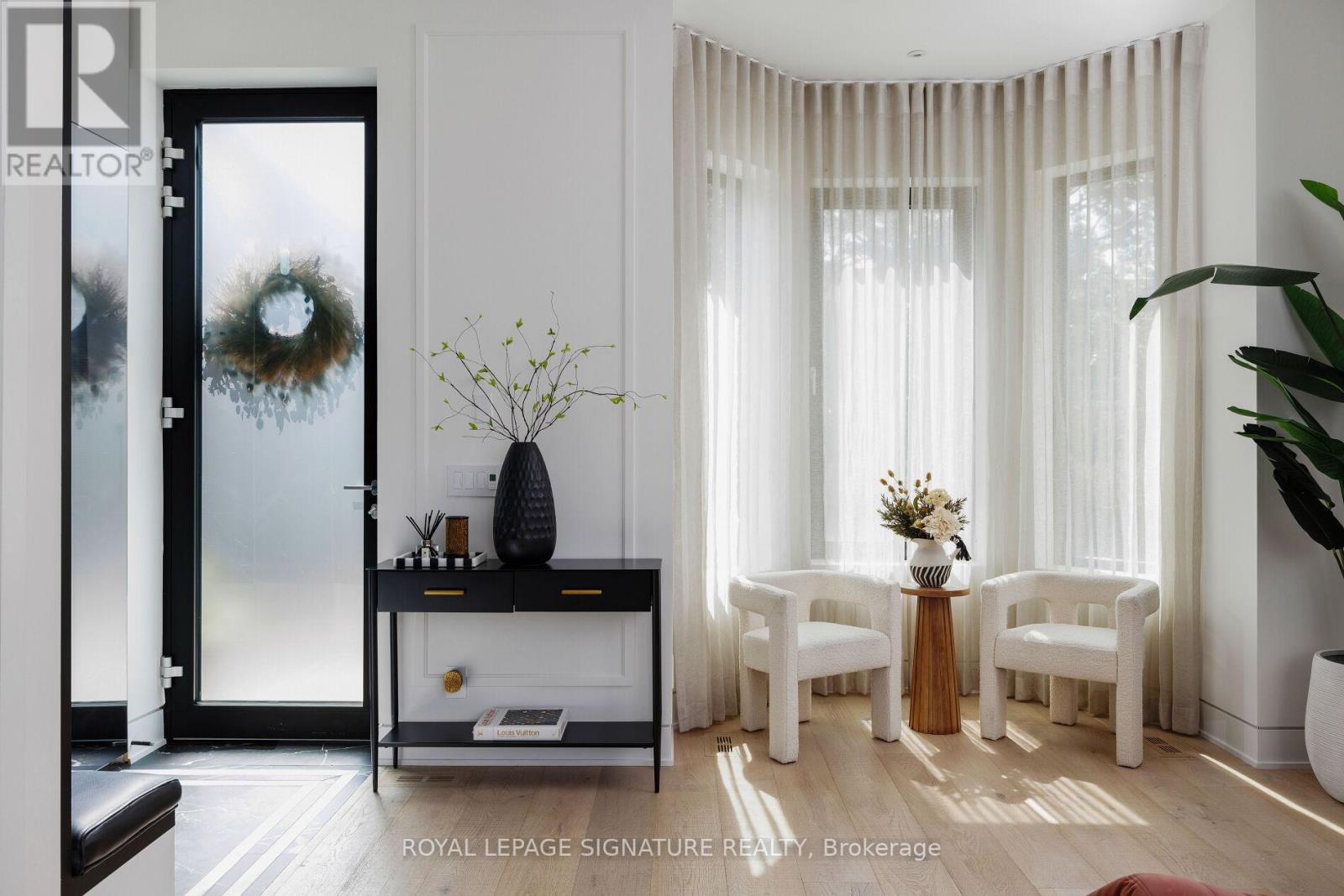 17 Lakeview Avenue, Toronto, Ontario  M6J 3B2 - Photo 5 - C12721758