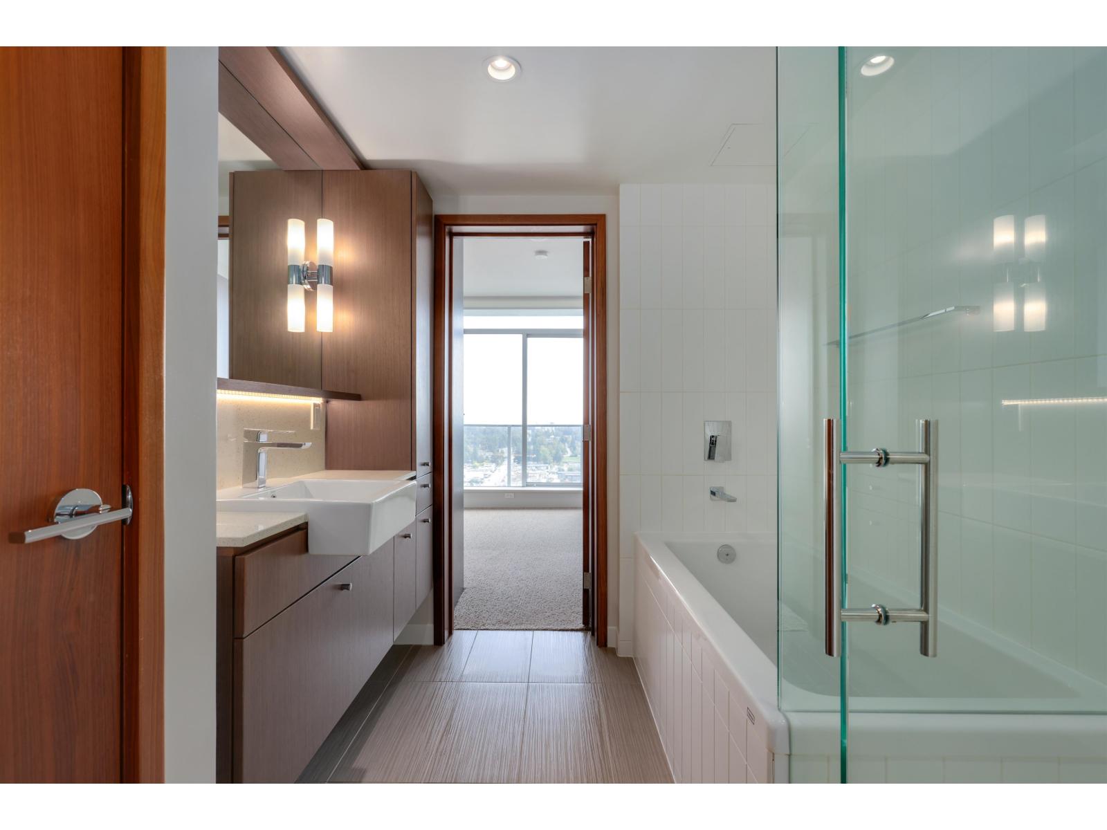 3301 13495 Central Avenue, Surrey, British Columbia  V3T 0K2 - Photo 17 - R3058274