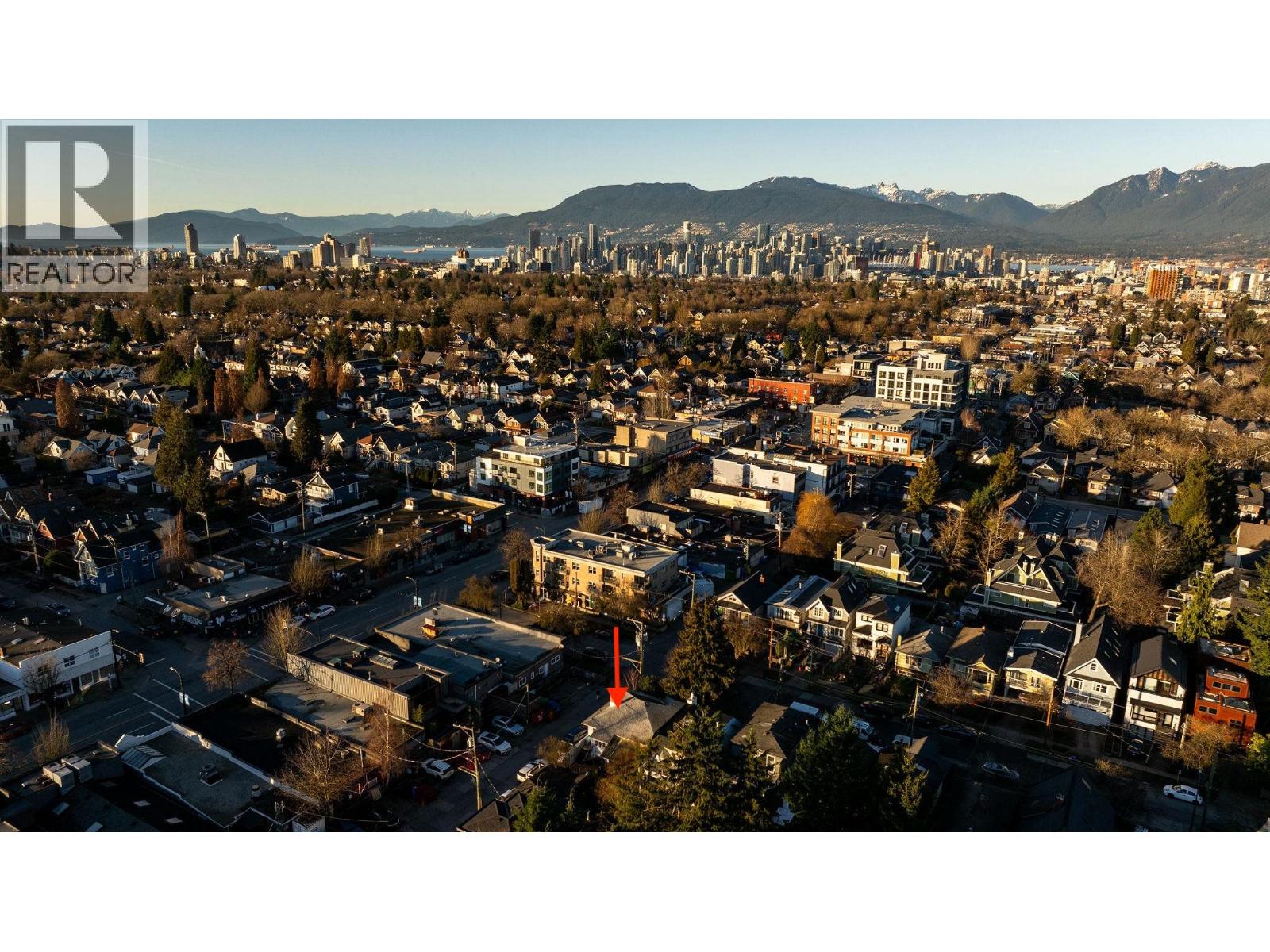 Listing Picture 38 of 40 : 228 E 26TH AVENUE, Vancouver / 溫哥華 - 魯藝地產 Yvonne Lu Group - MLS Medallion Club Member