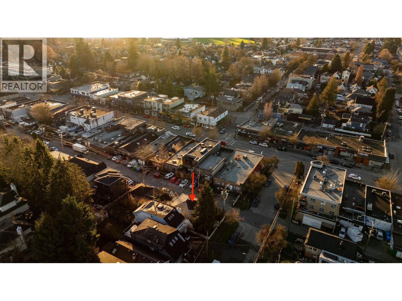 Listing Picture 39 of 40 : 228 E 26TH AVENUE, Vancouver / 溫哥華 - 魯藝地產 Yvonne Lu Group - MLS Medallion Club Member