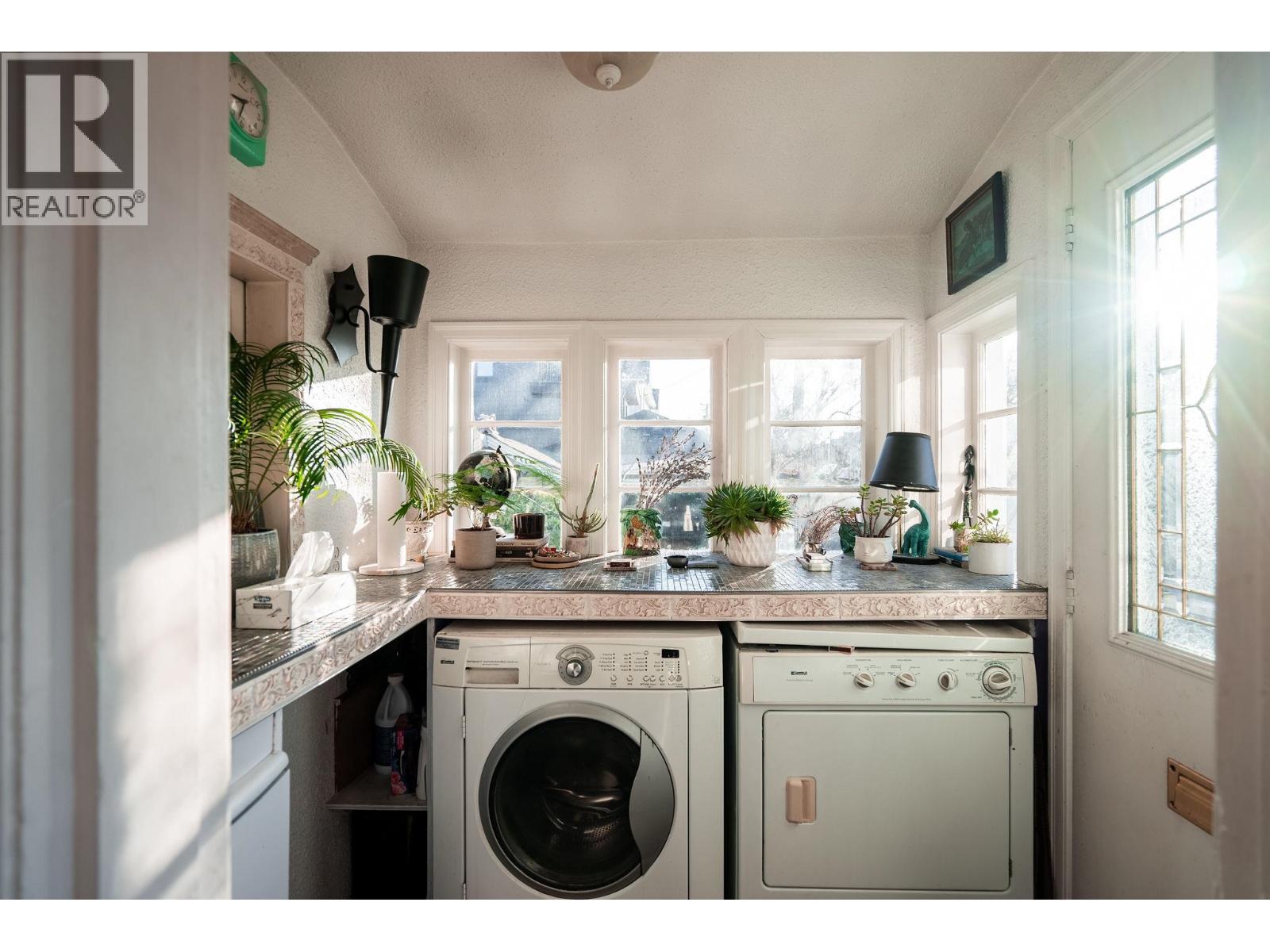 Listing Picture 13 of 40 : 228 E 26TH AVENUE, Vancouver / 溫哥華 - 魯藝地產 Yvonne Lu Group - MLS Medallion Club Member