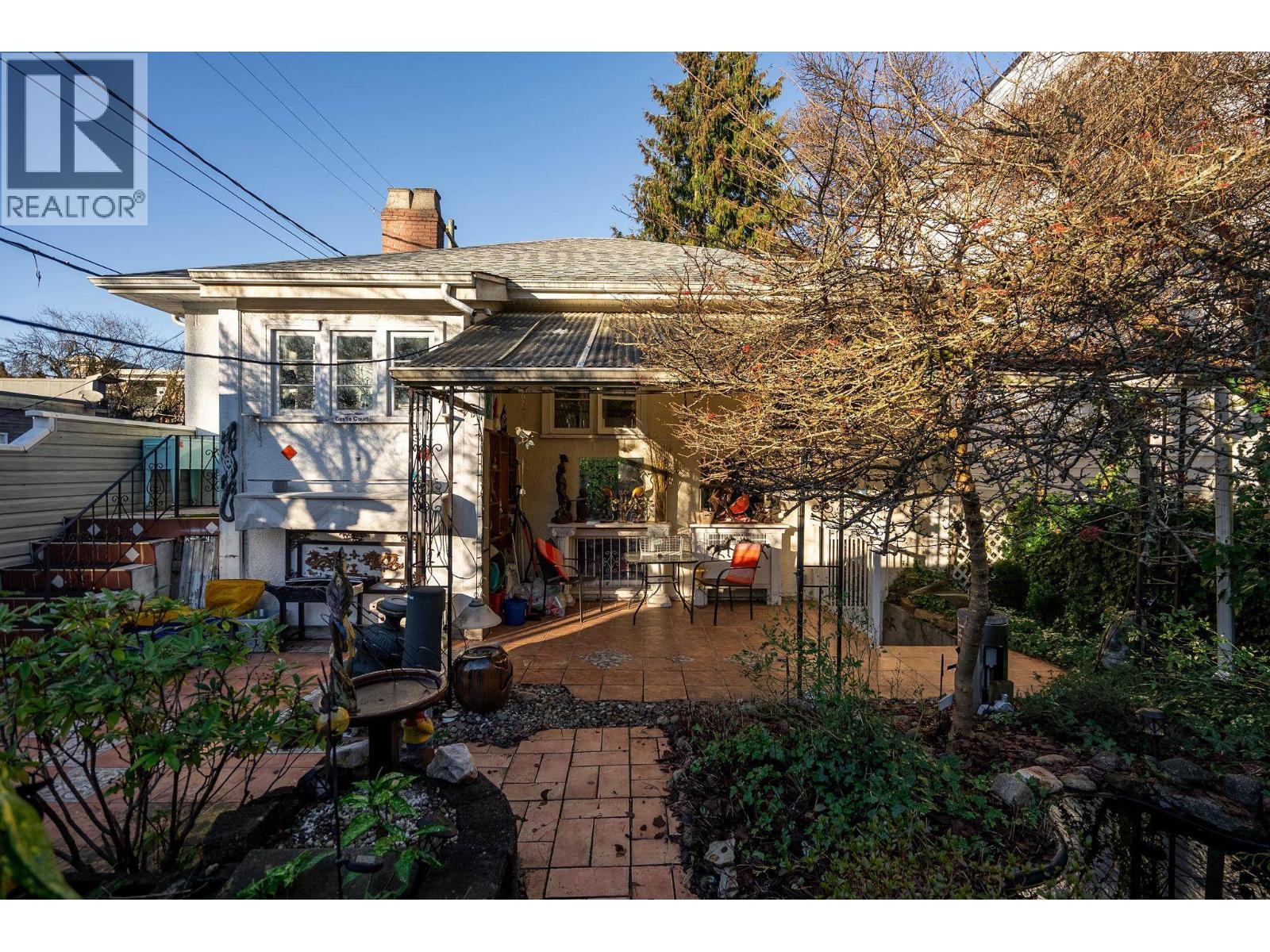 Listing Picture 29 of 40 : 228 E 26TH AVENUE, Vancouver / 溫哥華 - 魯藝地產 Yvonne Lu Group - MLS Medallion Club Member