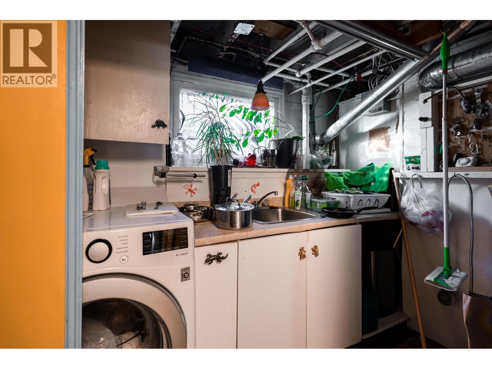 Listing Picture 25 of 40 : 228 E 26TH AVENUE, Vancouver / 溫哥華 - 魯藝地產 Yvonne Lu Group - MLS Medallion Club Member