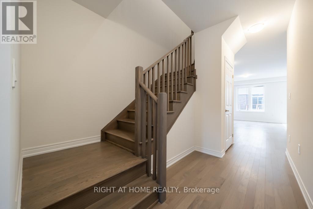 90 Air Dancer Crescent, Oshawa, Ontario  L1L 0V3 - Photo 3 - E12721548