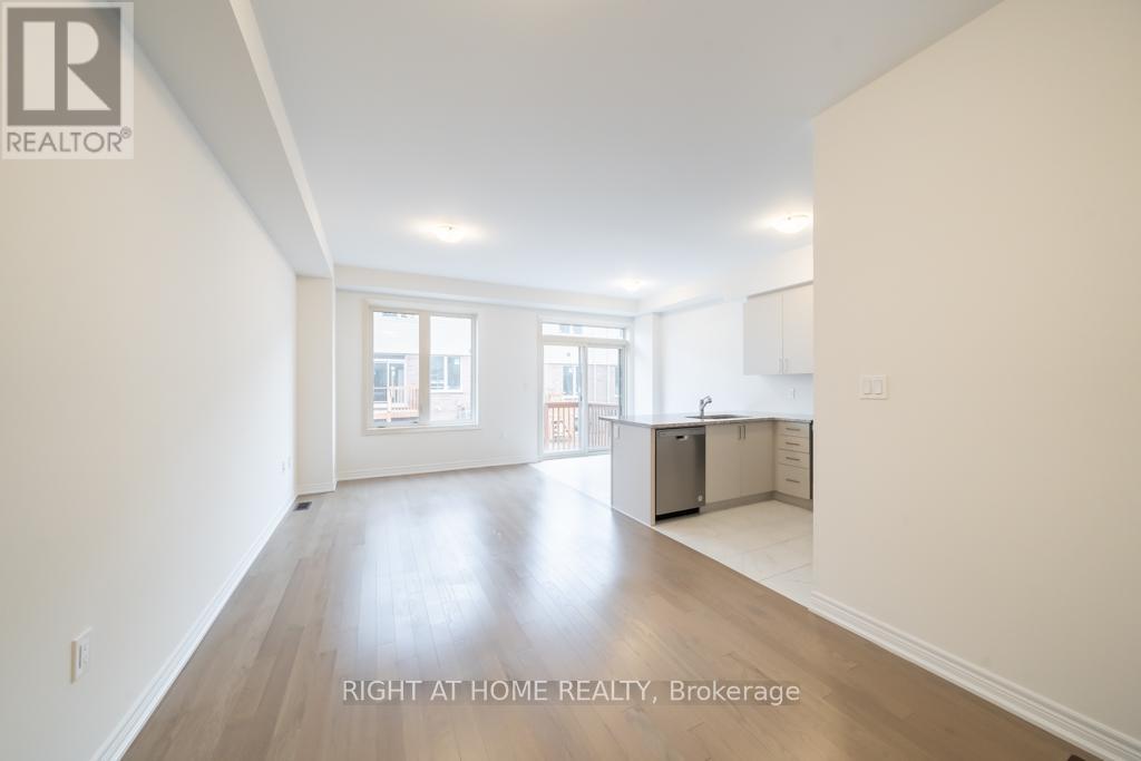 90 Air Dancer Crescent, Oshawa, Ontario  L1L 0V3 - Photo 4 - E12721548