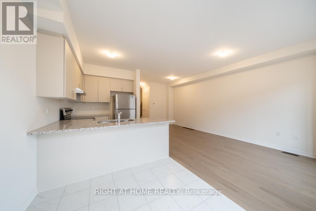 90 Air Dancer Crescent, Oshawa, Ontario  L1L 0V3 - Photo 5 - E12721548