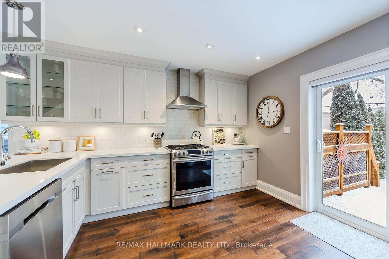 97 Queensdale Avenue, Toronto, Ontario  M4J 1Y2 - Photo 10 - E12721612