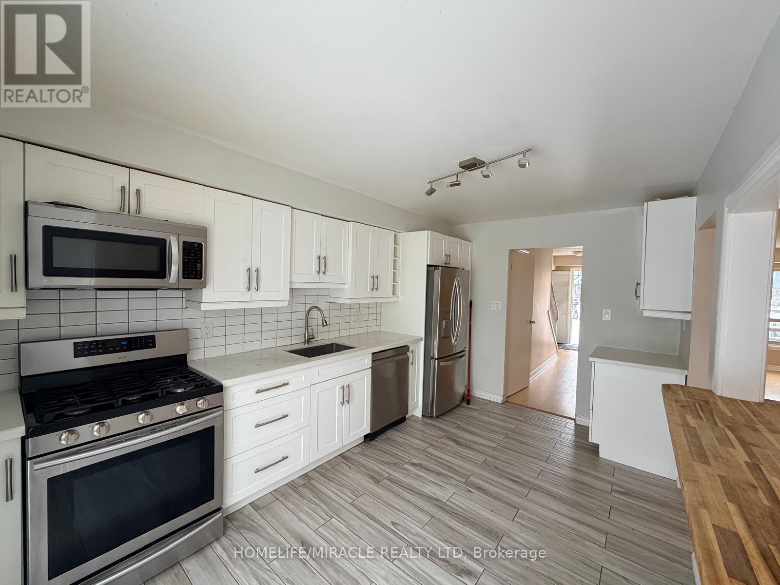 1391 Fenelon Crescent, Oshawa, Ontario  L1J 6G2 - Photo 4 - E12721638