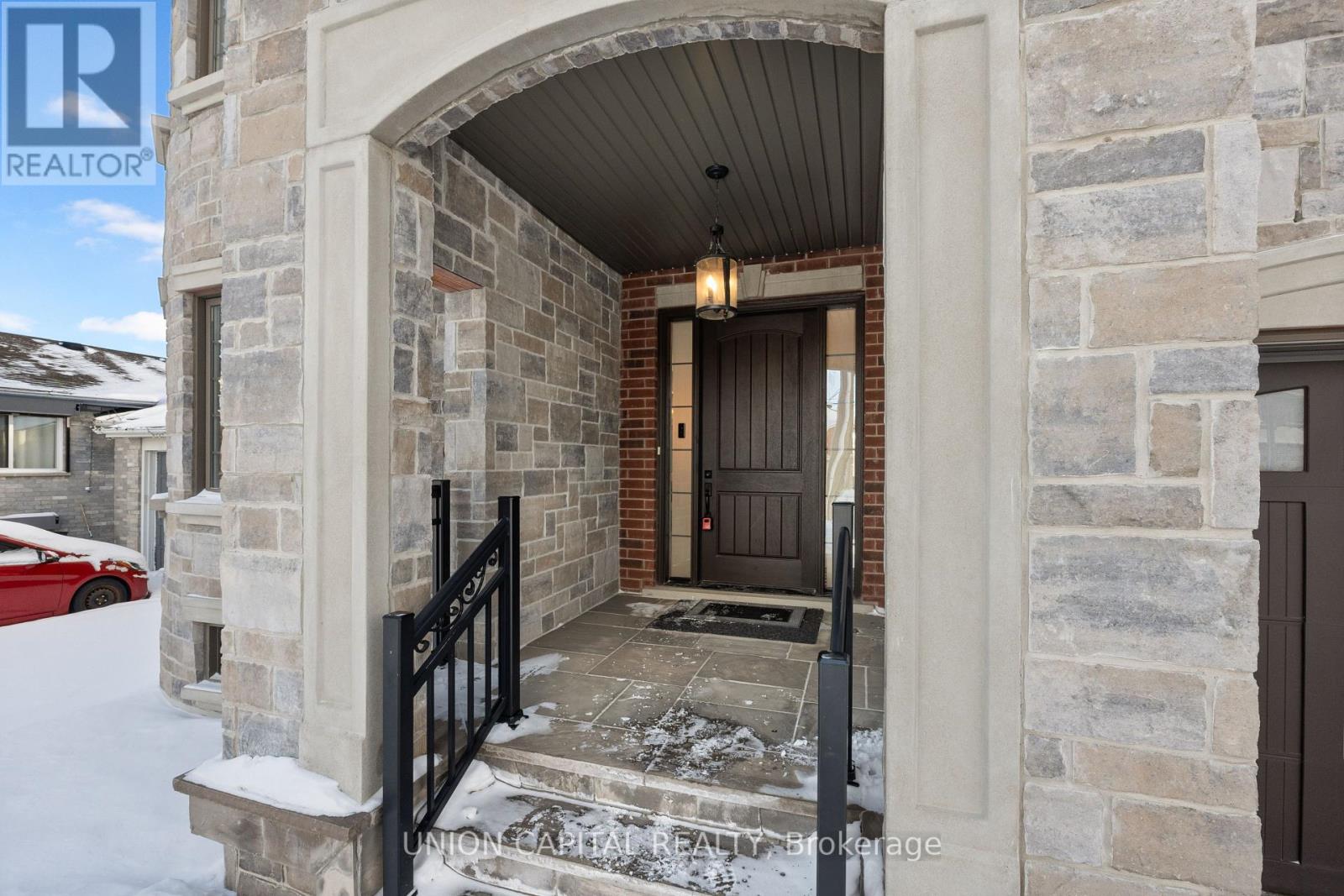 29 Elm Grove Avenue, Richmond Hill, Ontario  L4E 2T2 - Photo 2 - N12721714