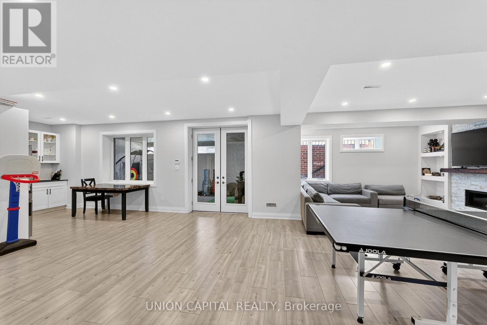 29 Elm Grove Avenue, Richmond Hill, Ontario  L4E 2T2 - Photo 32 - N12721714