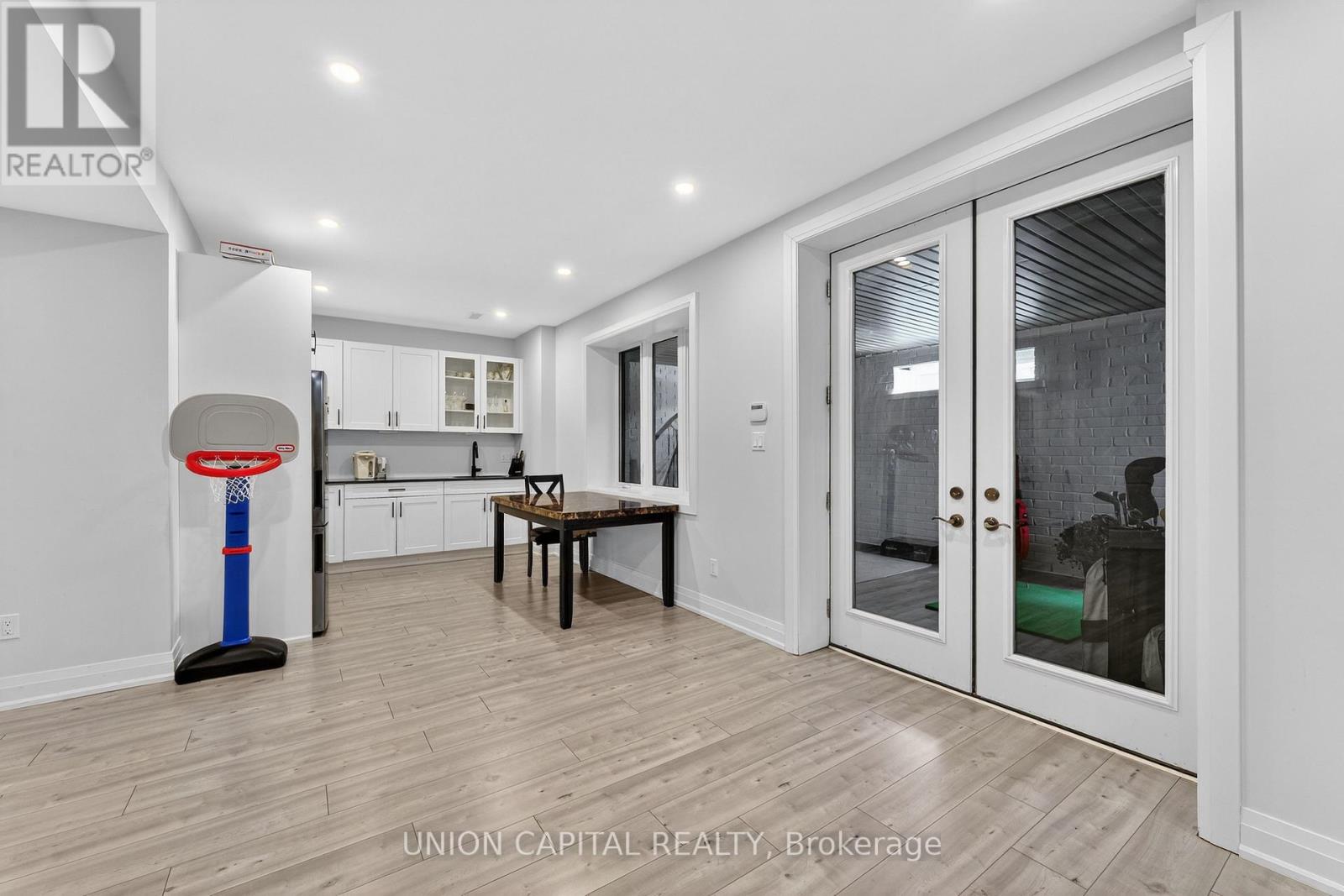 29 Elm Grove Avenue, Richmond Hill, Ontario  L4E 2T2 - Photo 34 - N12721714