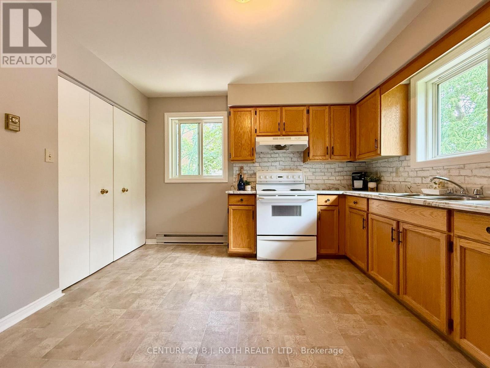 19 South Street, Orillia, Ontario  L3V 3T1 - Photo 5 - S12721580