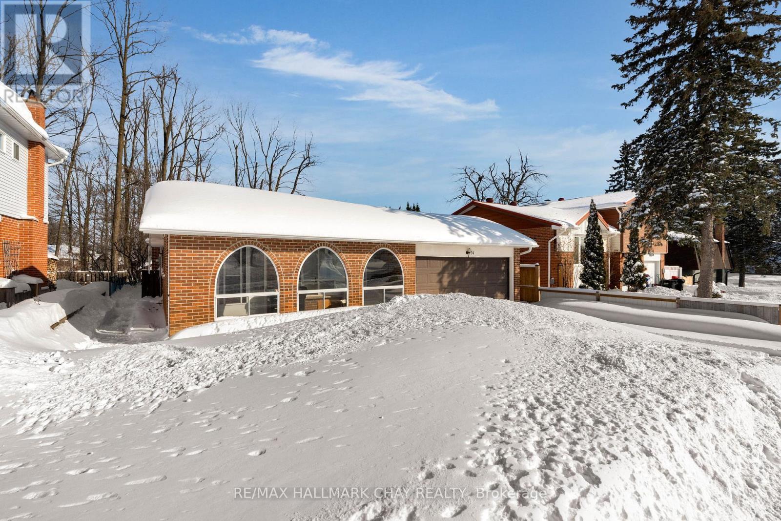 31 Springdale Drive, Barrie, Ontario  L4M 5A8 - Photo 2 - S12721684