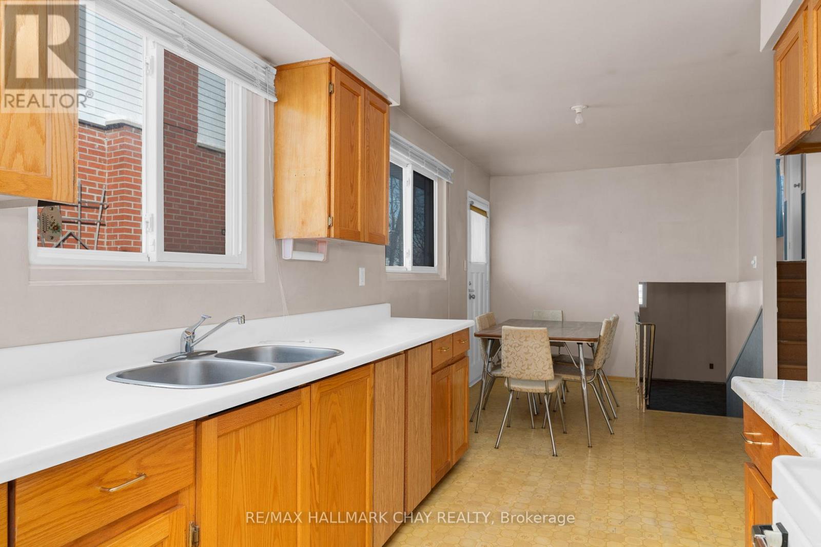 31 Springdale Drive, Barrie, Ontario  L4M 5A8 - Photo 5 - S12721684