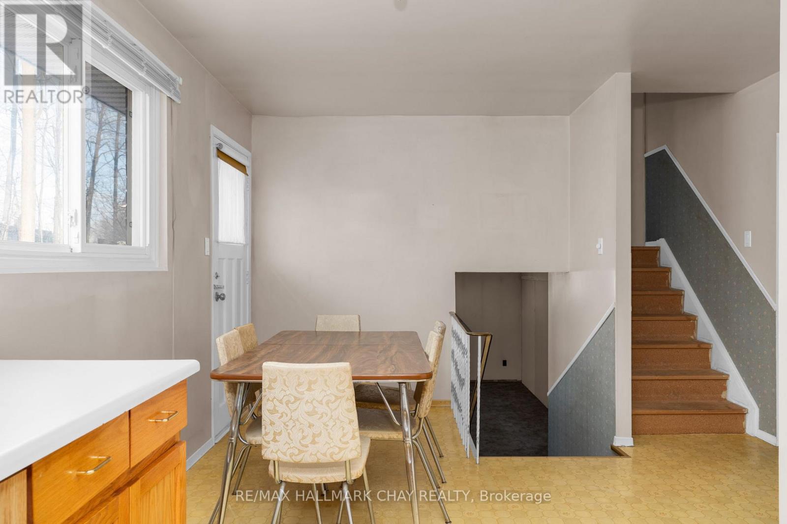 31 Springdale Drive, Barrie, Ontario  L4M 5A8 - Photo 6 - S12721684