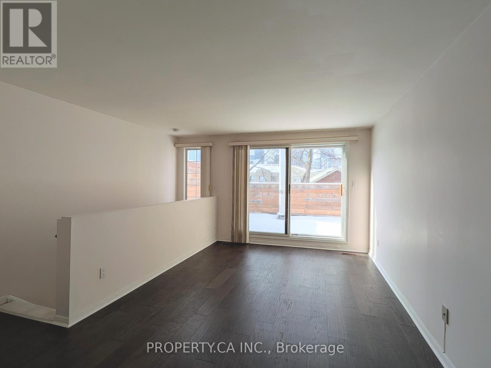 64 Arnold Avenue, Toronto, Ontario  M5A 3B2 - Photo 17 - C12720116