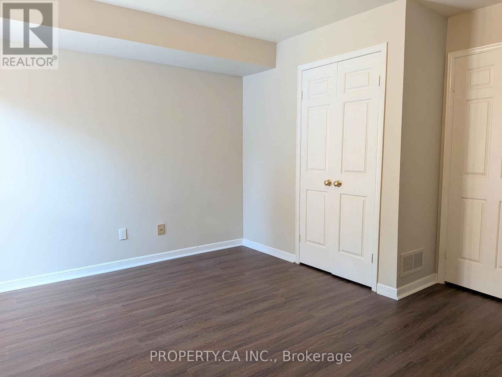 64 Arnold Avenue, Toronto, Ontario  M5A 3B2 - Photo 23 - C12720116