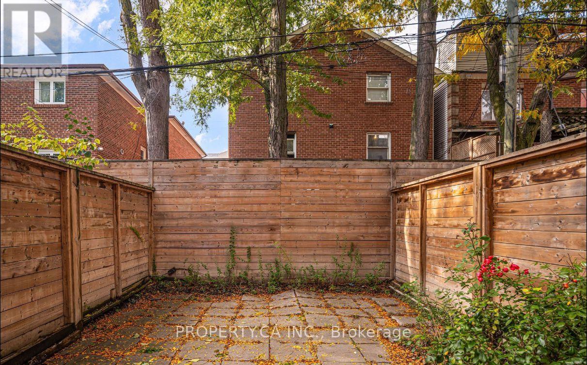 64 Arnold Avenue, Toronto, Ontario  M5A 3B2 - Photo 27 - C12720116