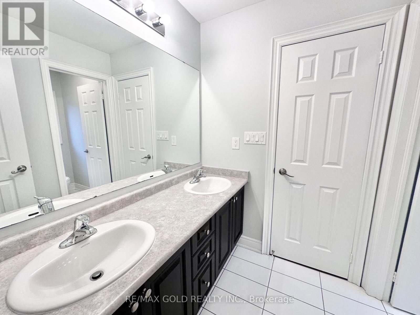 404 Grindstone Trail, Oakville, Ontario  L6H 0S1 - Photo 35 - W12721550