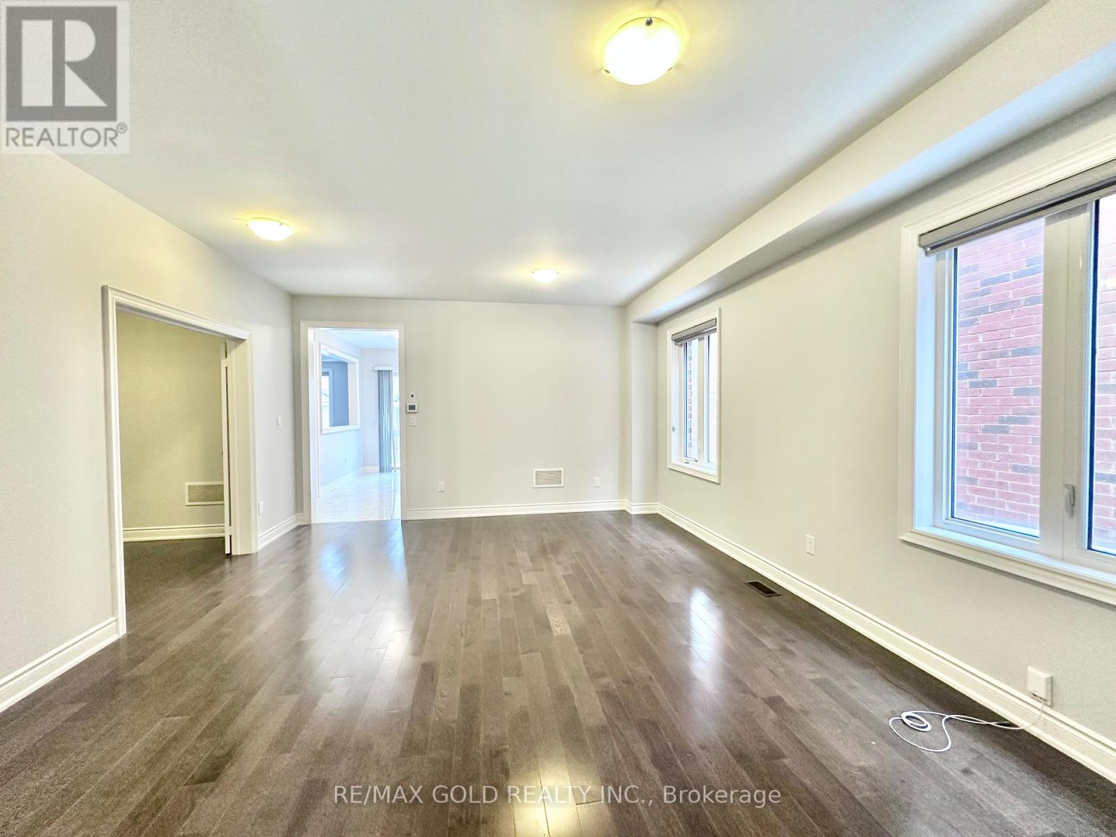 404 Grindstone Trail, Oakville, Ontario  L6H 0S1 - Photo 6 - W12721550