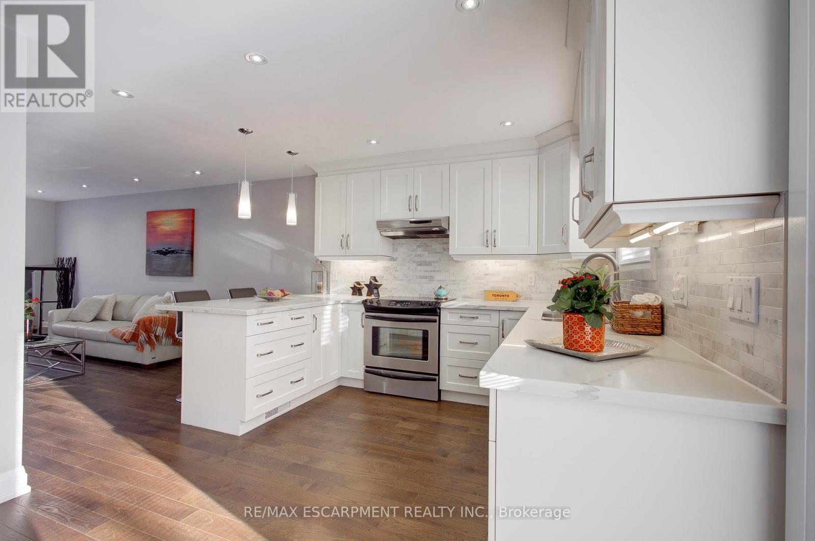 214 Ross Lane, Oakville, Ontario  L6H 5K5 - Photo 14 - W12721634