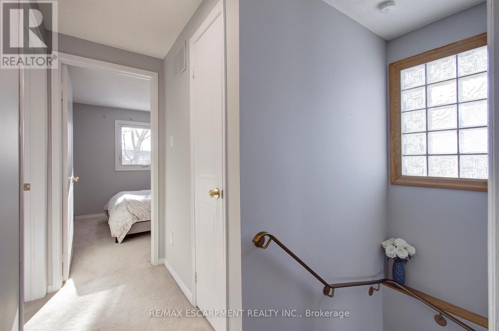 214 Ross Lane, Oakville, Ontario  L6H 5K5 - Photo 23 - W12721634