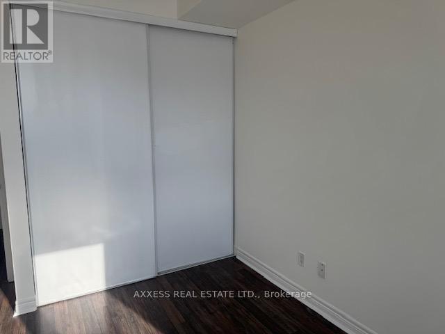 1912 - 339 Rathburn Road W, Mississauga, Ontario  L5B 0K6 - Photo 7 - W12721668